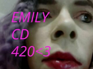 Emilycd420, travesti rapide et amusant