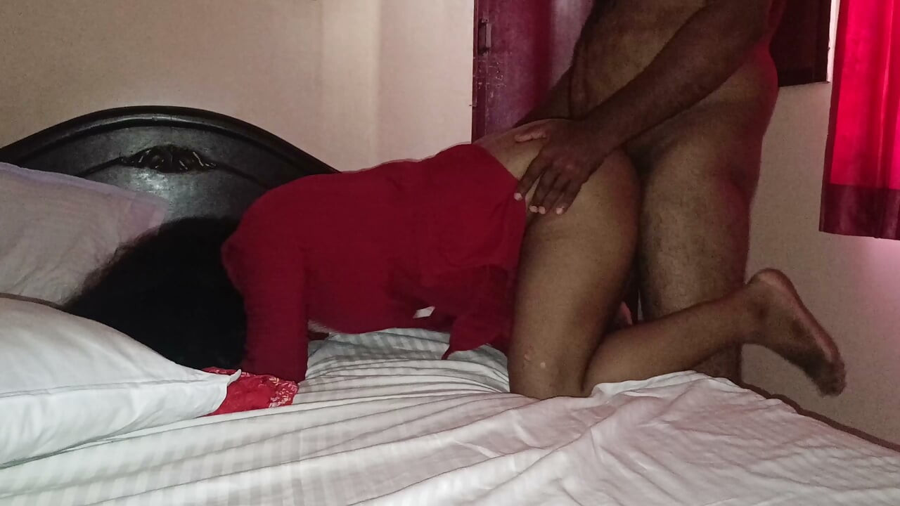 Housewife enjoying hot doggy fucking