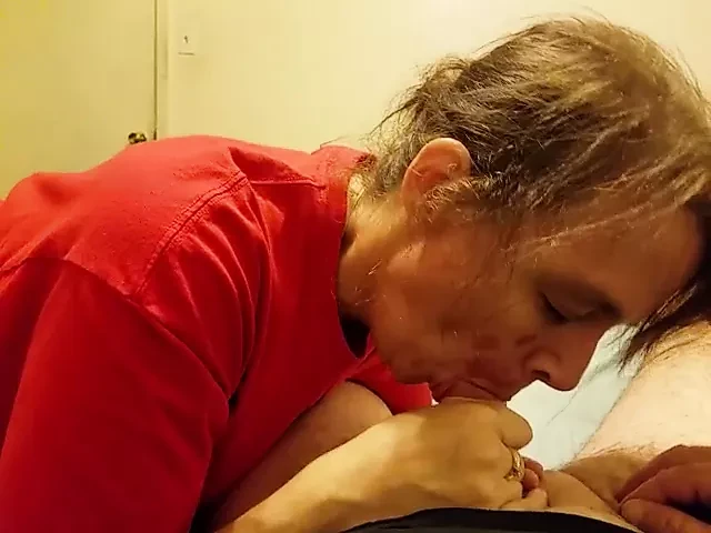 Slutwife blow job