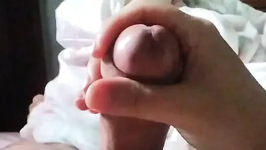 Ateşli genç adam mastürbasyon yapıyor