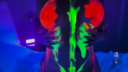 Lights Down, Glow up