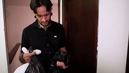 Bu sürtükler yarağım için tüm koridoru sırılsıklam sırılsıklam yapıyor