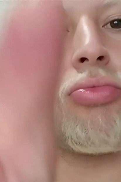 Otputovao sam u glavni grad i odsjeo u hotelu s 2 zvjezdice! Noću sam se tuširao u najgorem hotelu