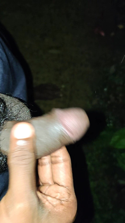 Pissing for cumming session