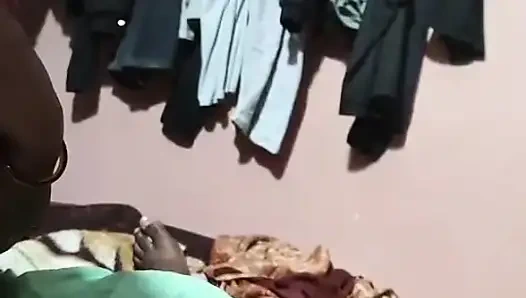 Seluruh pacar dihisap dan diremas dan selama berjam-jam.