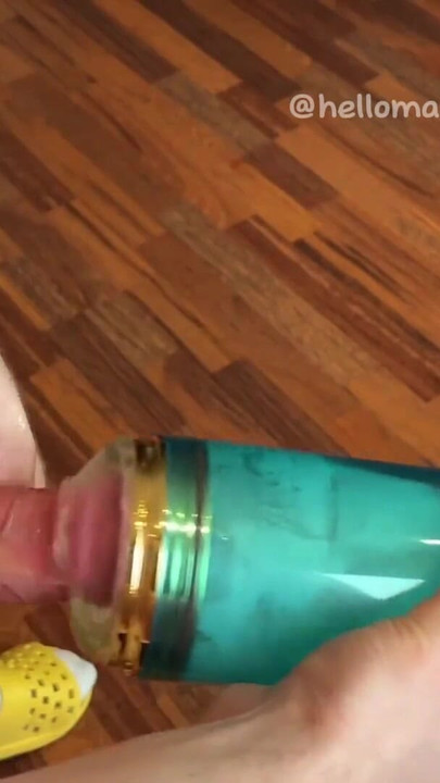「このおもちゃは私のチンポを新しいHoneyPlayBoxで巨大な精液を食べます。初めての対処の試み」の壮大な瞬間