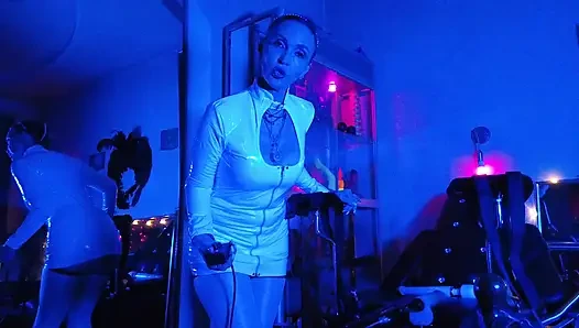 Göttin eva latex-domina domina solo-fetischspielzeug fickt BDSM Absätze pvc-dicker arsch MILF