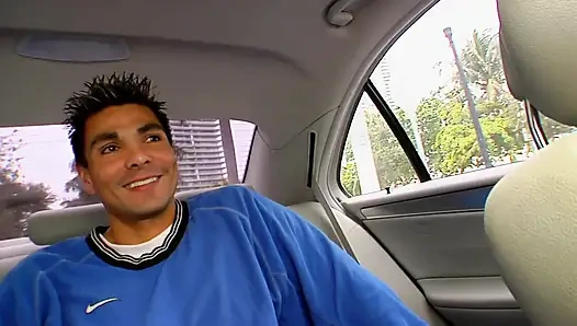 Remaja lucu dijemput dan disetubuhi dengan keras