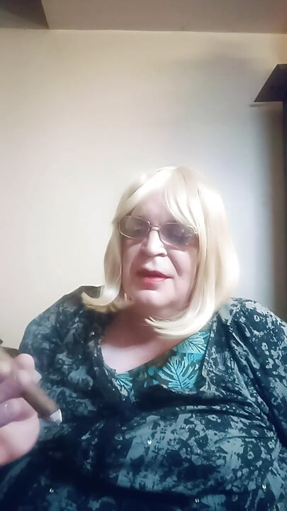 September 2026 VLOG - Chewing the fat whilst smoking a cigar