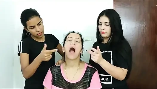 Üvey annenin ağzını en üst düzeye çıkarmak: kaç çorap alabilir?