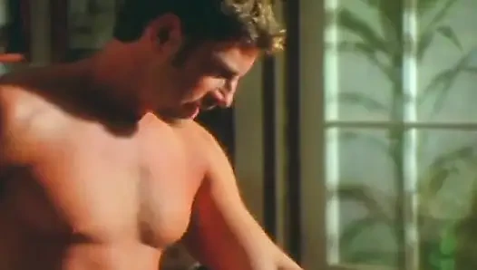 Брюнетку-горничную шлюшку глубоко трахнули до текущего мокрого оргазма