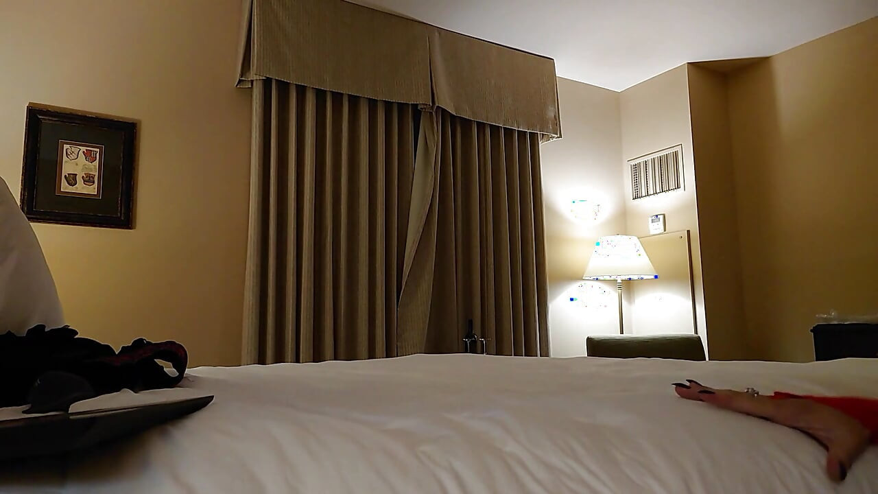 Rebecca Farron - 2025.06.27 cam session 1. rész - Dildószopás és mélytorok