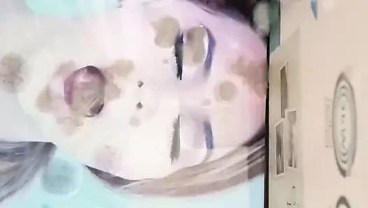 Ariana grande yüz yüze benziyor