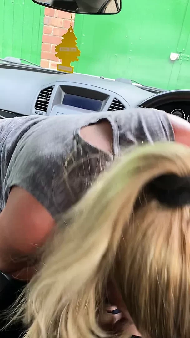 Married Milf sucks my cock before going home to Hubby !