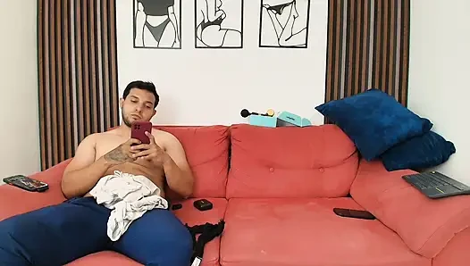 BVECINA STAYS AT HOME AND SHOWS ME HER ASS