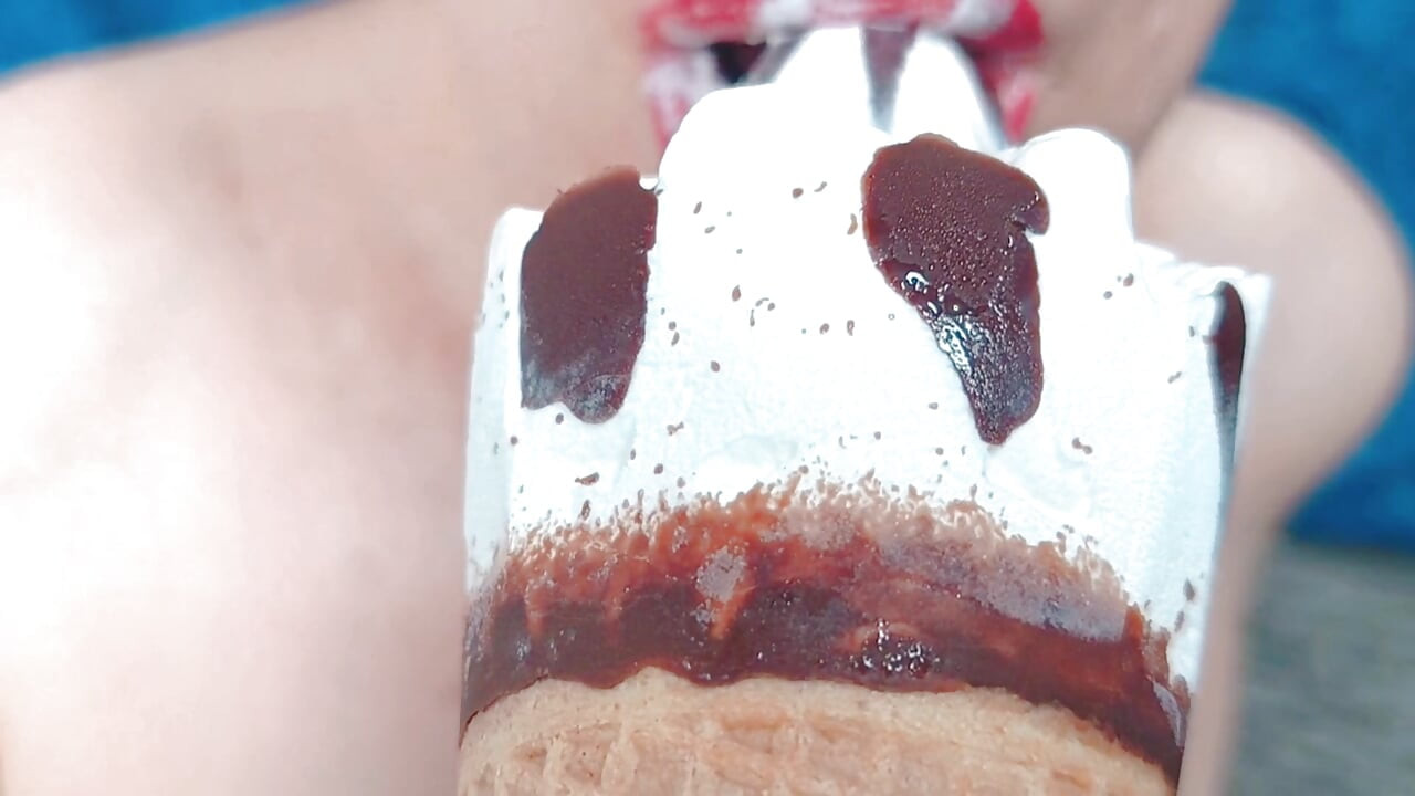Sabrinahole, ice cream, apricots, whipped cream and a good fuck with huge squirt