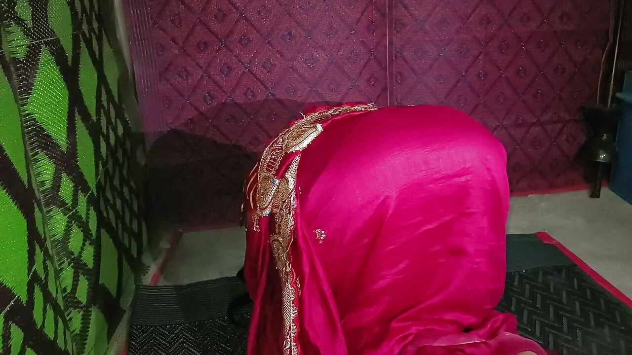 Šukání, zábavný sex s mladším ptákem v hindštině audio doggy style