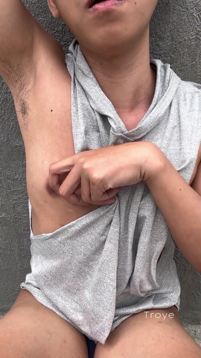 可爱的亚洲女郎在公园里晨间散步并自慰 |剪辑 1