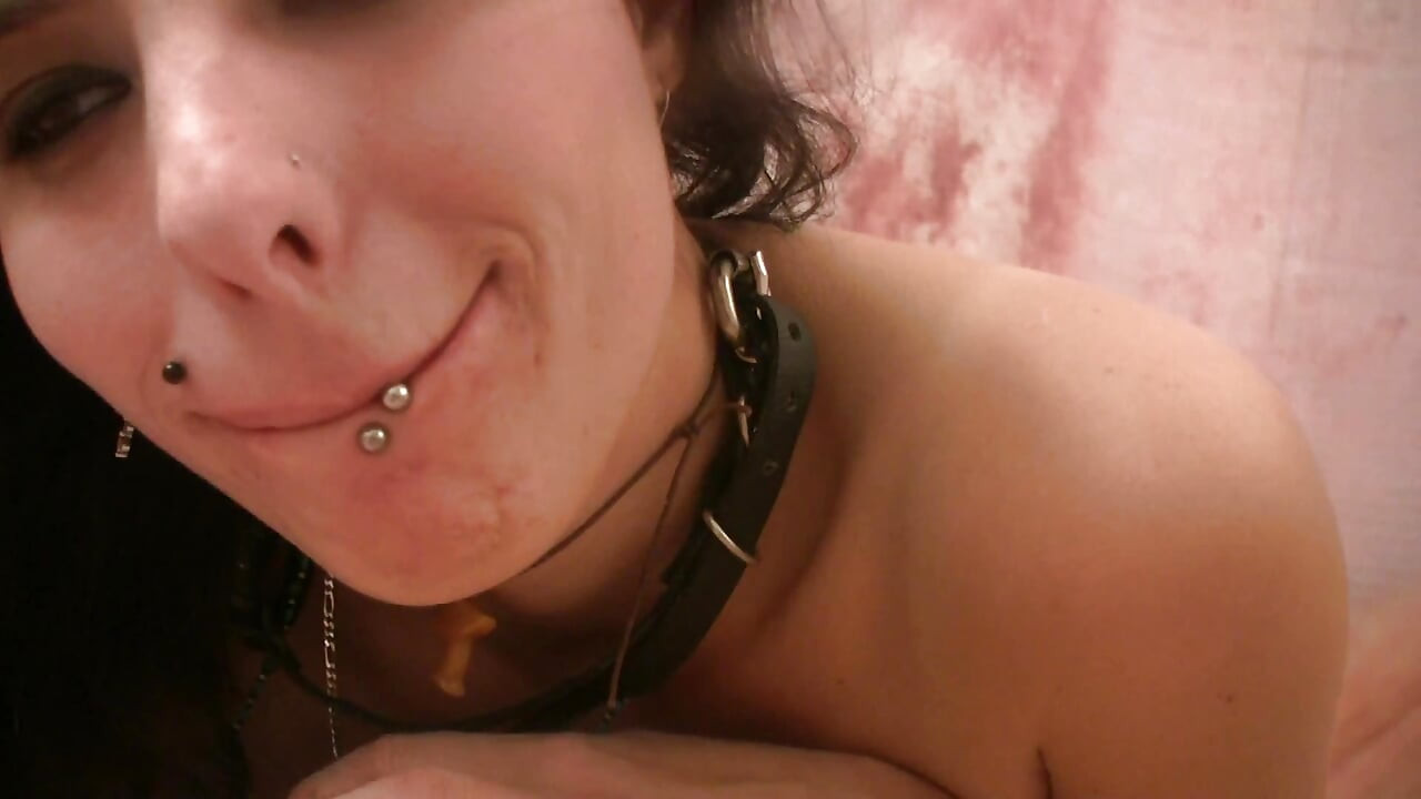 POV에서 애널 따먹히는 갈색 머리 십대