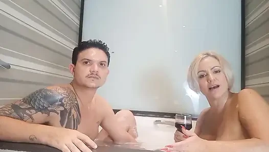 Bathtub with inês Ventura