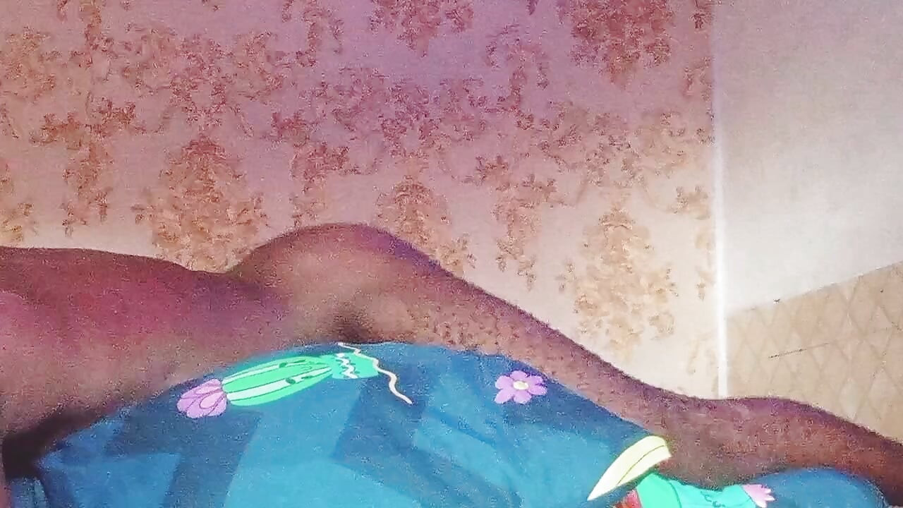 Video.Guru masturbation and play with myself till I cum in the pillow while I'm dry Humpin the pillow...