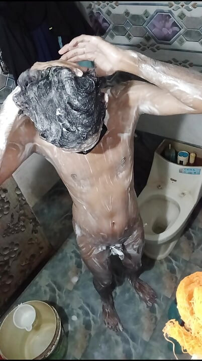 Benimle banyo yap