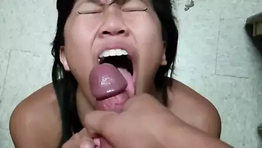 Pinay suckin cock and taking facial