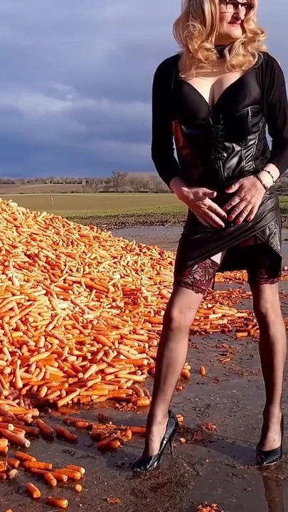 Must-see moment from "Crossdressing in the Countryside"