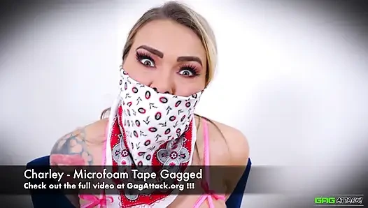 Mehrere frauen gefesselt und in positionen geknebelt