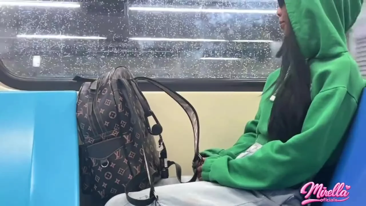 She Can't Stand to See the Volume Marking and Sucked Me Inside the São Paulo Subway