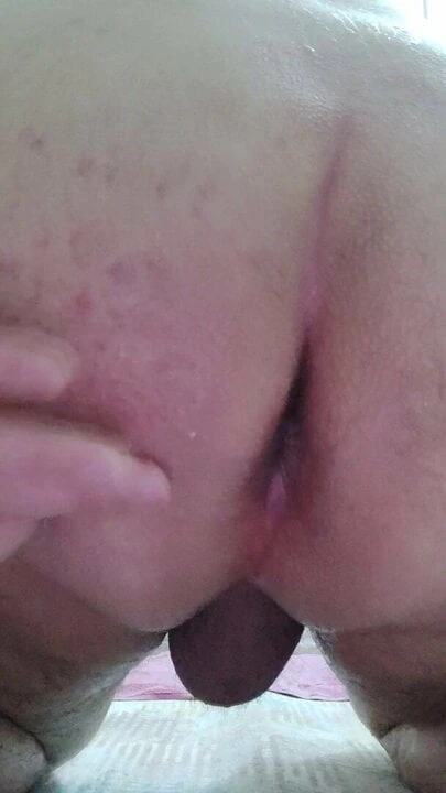 Gay Buble butt & playing with the hole