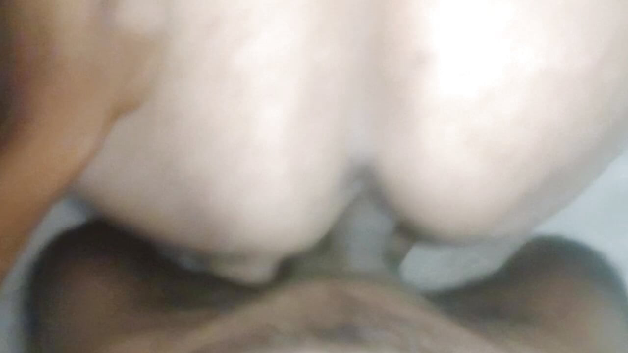 Zum ersten mal video betrügende ehefrau fickt freund über nacht große natürliche möpse