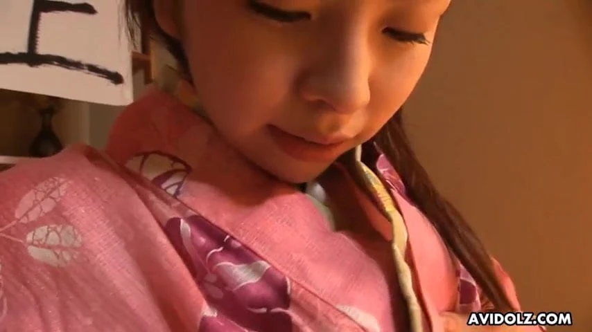 Esposa japonesa, ran monbu se masturba sin censura
