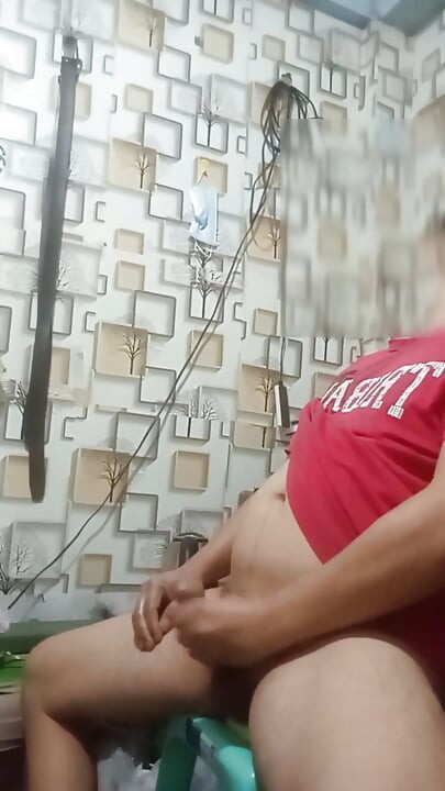 내 옆에 방이 있는 핫한 새아빠 - 그는 잘생겼고, 그는 거대한 자지를 가지고 있어