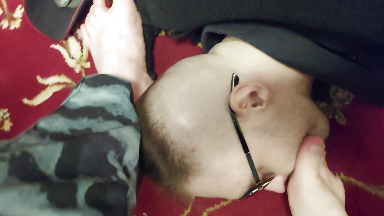 兩個員警在玩角色扮演戀物癖遊戲