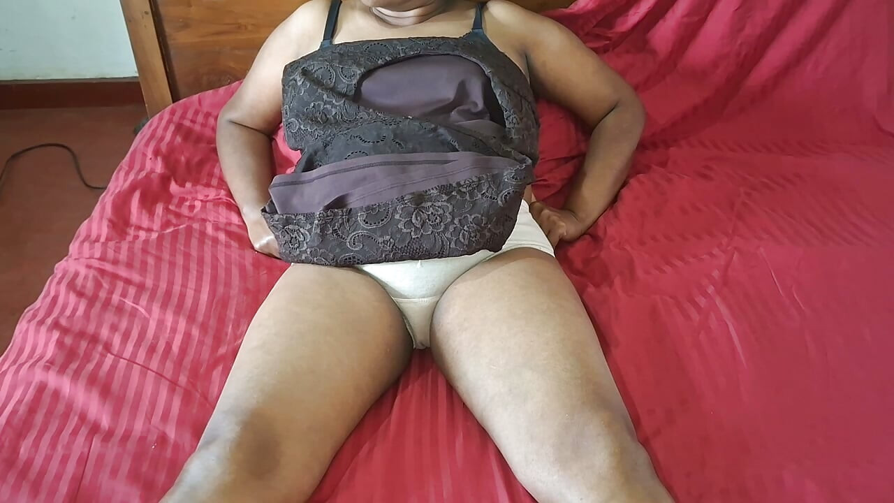 年輕繼母擁有超棒的身材