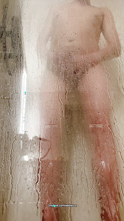 Twink showering