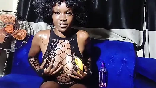 Alexa - Banane lutschen und selbstbefriedigen, lass uns geil werden