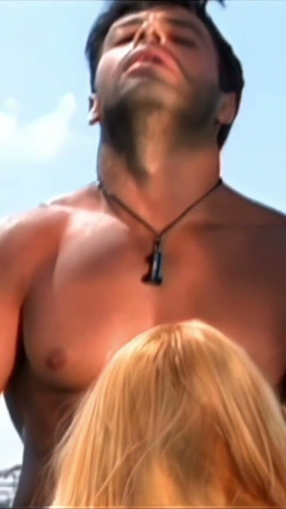 Um Dia de Verão com Carolina, uma Esposa Traidora que Adora Sexo Anal sob o Sol Brilhante no Convés de um Barco de Pesca | Clipe 1
