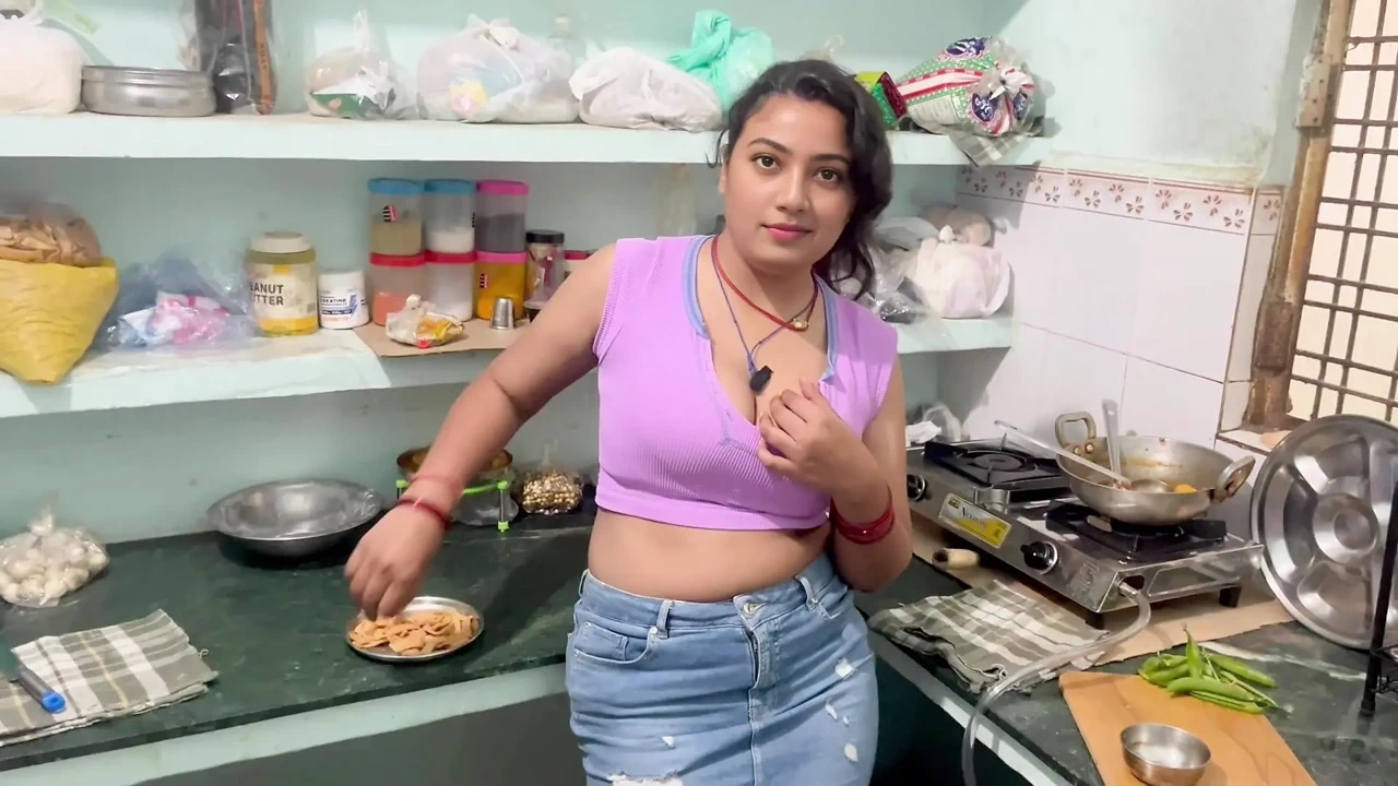 Sahar Beautiful Bhabhi First Time Sex With Devar in kitchen,Tight pussy hindi Viral Video