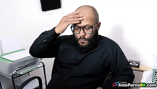 MY HUSBAND TRIED TO FORGET THE PAST IN THE COMPANY, BUT IT WAS DIFFICULT