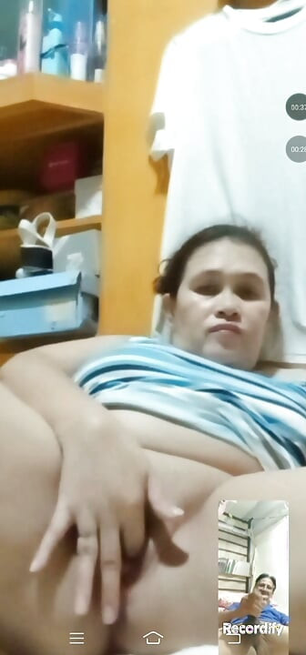wet pussy of assy  .its leaking