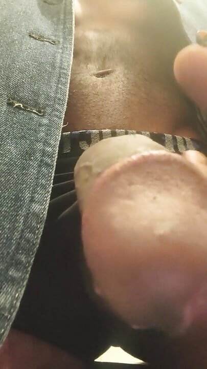 Büyük bir zenciyi emiyor