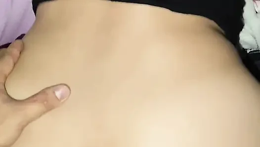 EVI TEMIZLEDIKTEN SONRA PINAY ORTA YAŞLı SEKSI HIZMETÇIYI SIKIYOR