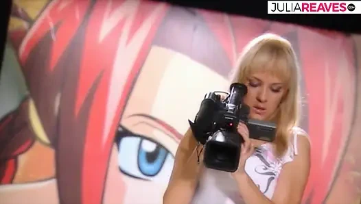 Лесбийские крошки трахают друг друга дилдо после глубокого поцелуя