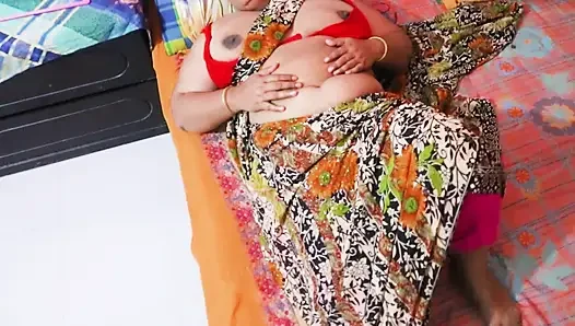 Gadis desa desi memek sempit pertama kali daging sari