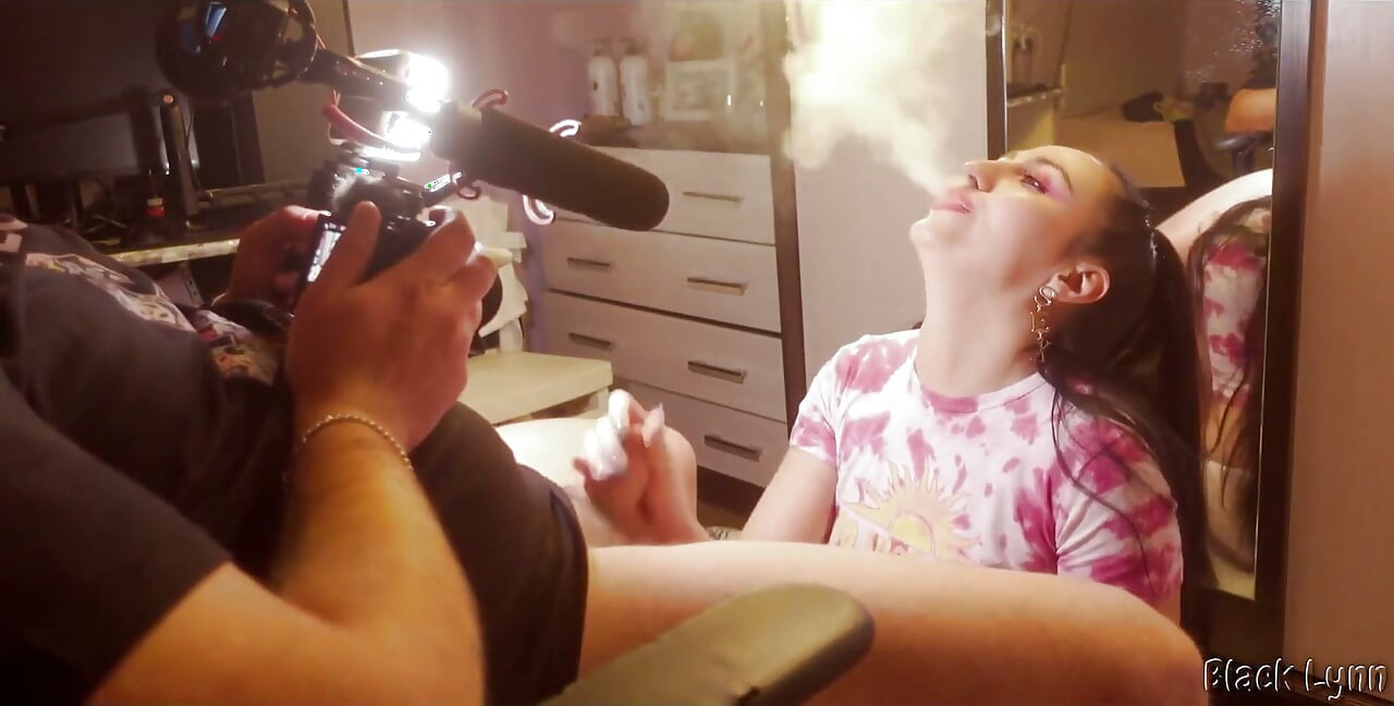 Bts - Vape og blowjob fra den fantastiske cocksucker Black Lynn