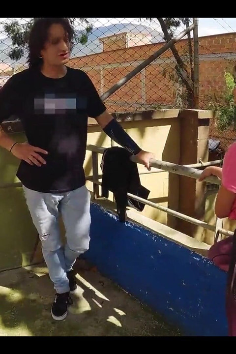 Dışarıda eğitim bana kardiyo öğretmek isteyen uzun boylu bir adam tanıyorum ve kabul ettim