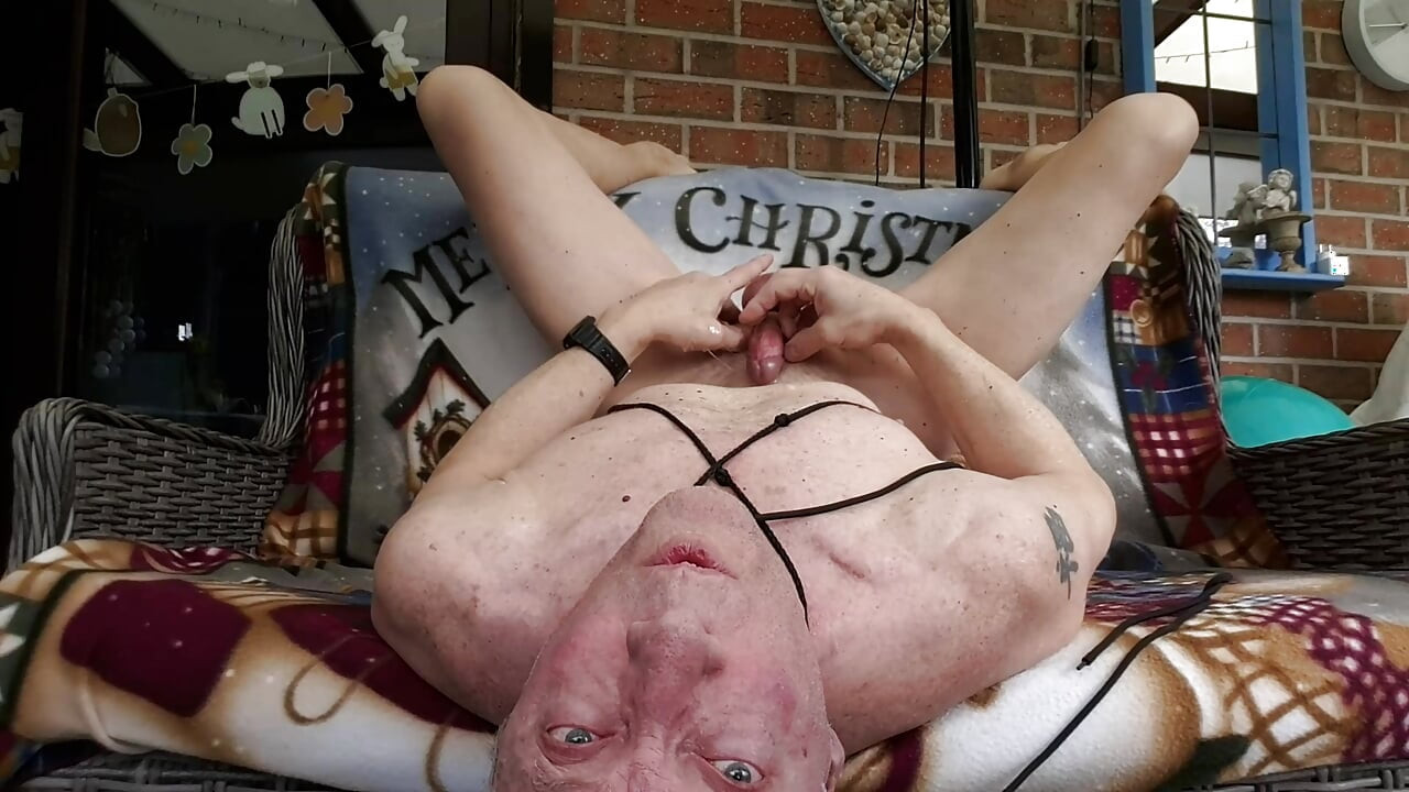 GRANDPA EXHIBITIONIST OUTDOOR DILDO ASSFUCKING SEXSHOW BELLY CUMSHOT 2