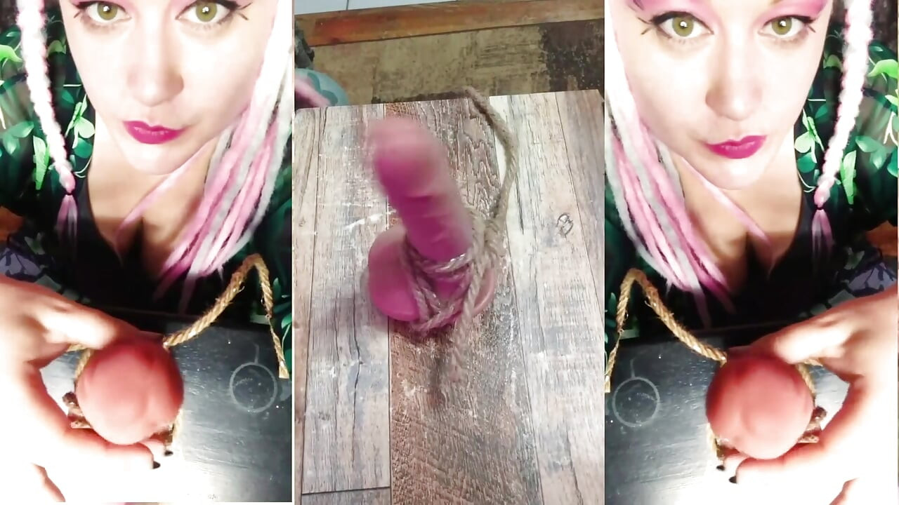 用睾丸拳交绑住鸡巴和蛋蛋撸管指挥